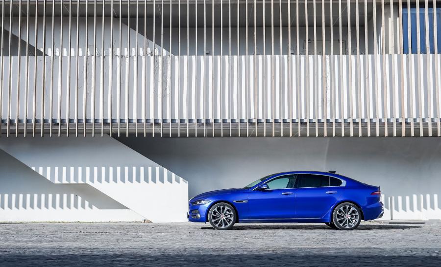  Jaguar XE L P200 S 2019 года  (CN) (фото 15 из 32)